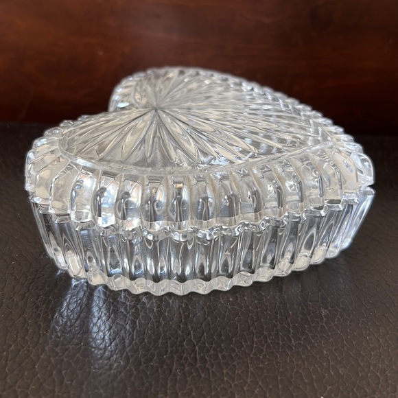 Gorham Lead Crystal Heart Shaped Trinket Box - Picture 2 of 7
